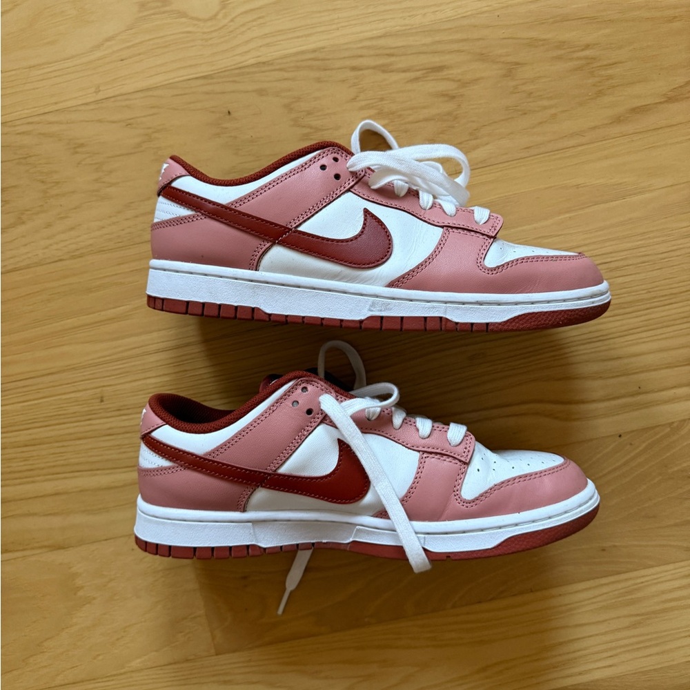 Women’s Nike dunks